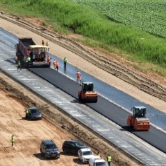 На обходе Набережных Челнов в Татарстане началась укладка асфальта