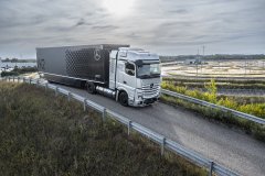 Жидководородный грузовик Mercedes-Benz GenH2 Truck приступил к тестированию